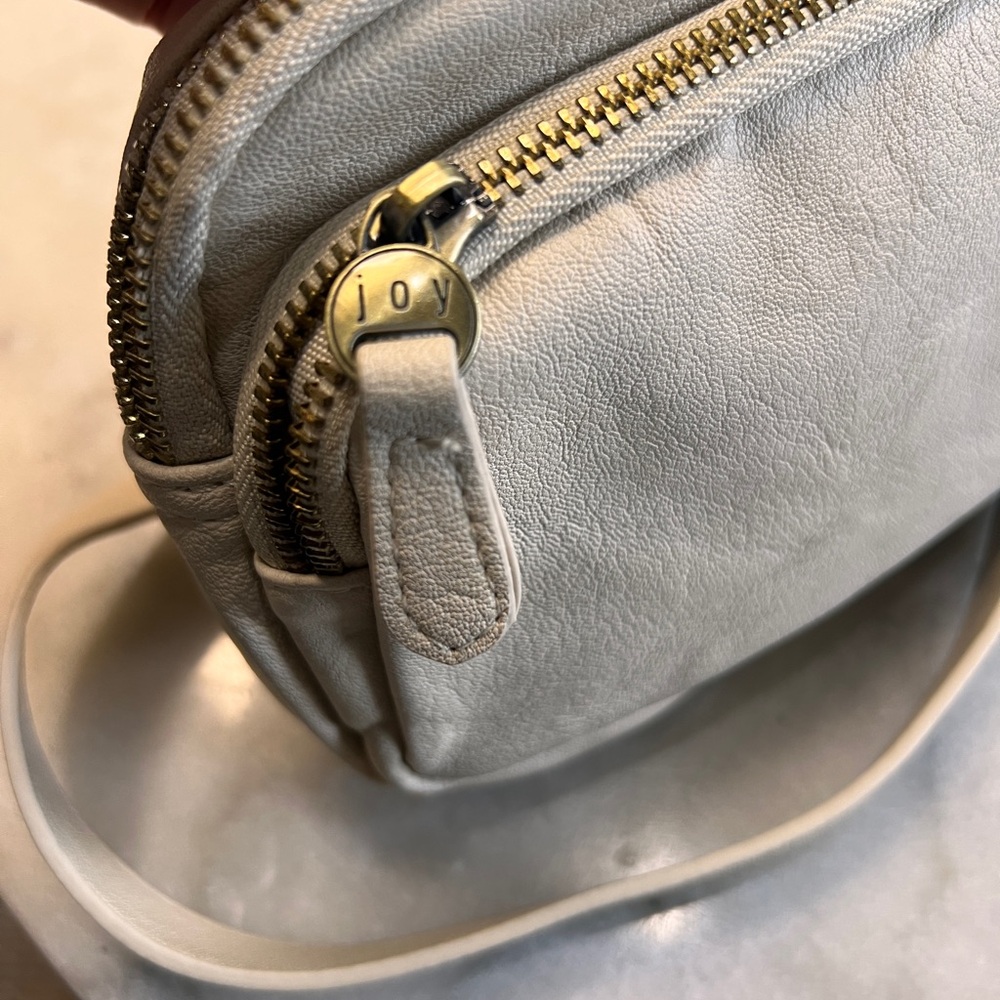 Joy Susan - Kylie Double Zip Sling Belt Bag in Linen - Picture 7 of 10